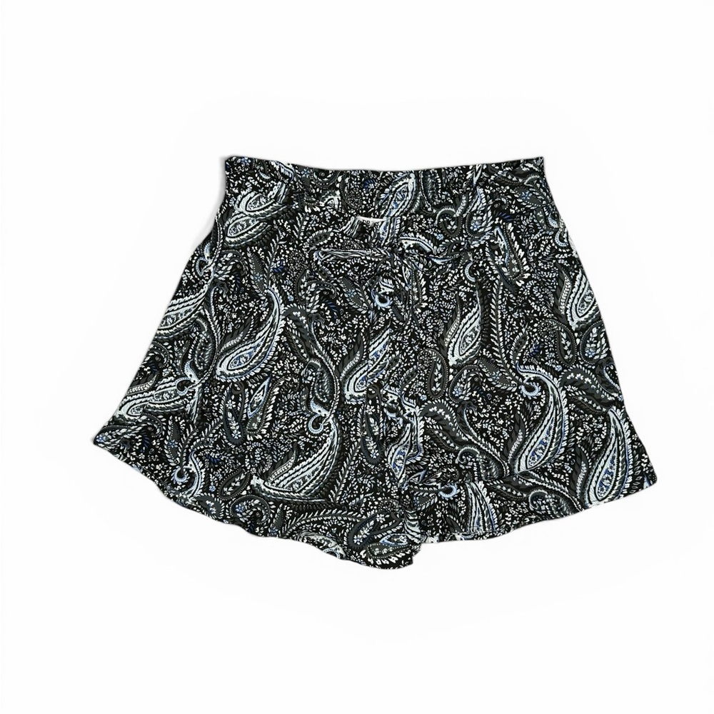 DR2 Black, White & Blue Paisley Elastic Waist Shorts
